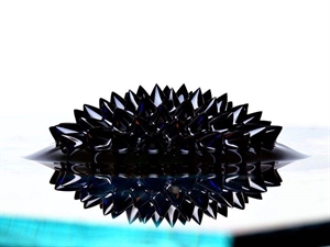 800px-Ferrofluid_large_spikes.jpg